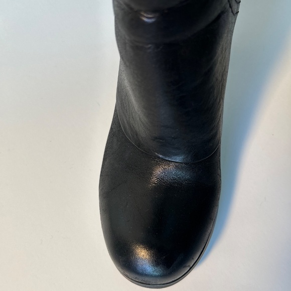 black heeled leather boots - Picture 6 of 12